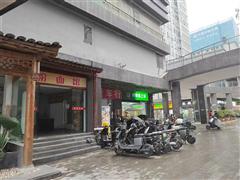 观山湖千禧广场32平一楼门面出租